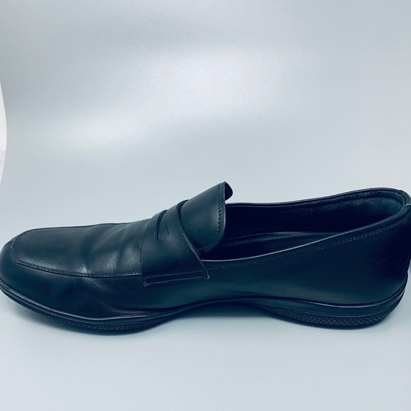 Prada Men’s Black Leather Loafer - Picture 10 of 15